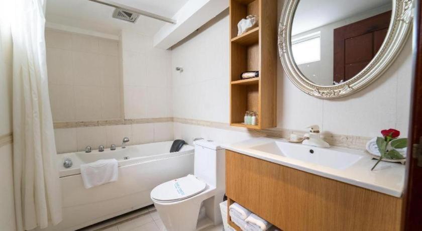 The White Hotel 8A Thai Van Lung Bandar Ho Chi Minh Luaran gambar